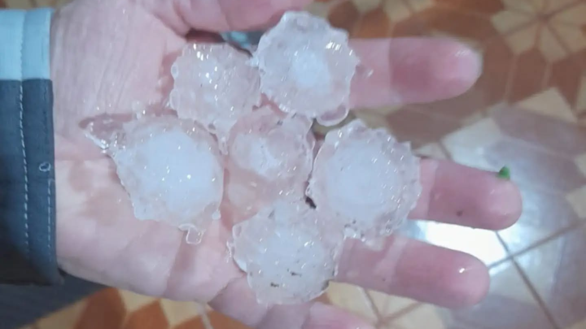 Granizo atinge municípios do Noroeste gaúcho durante temporal